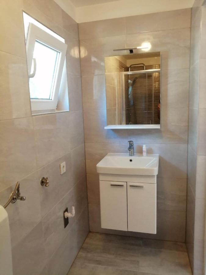 Apartman Barbara Cres Exteriör bild