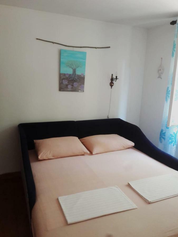 Apartman Barbara Cres Exteriör bild